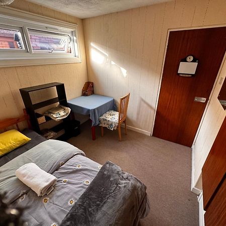Double Room Best Location Near Shopping Center & Free Parking Coventry Extérieur photo